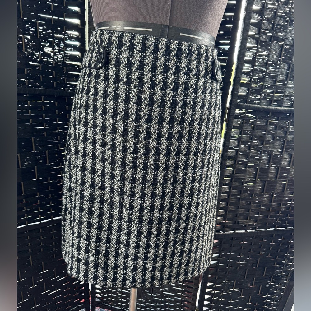 ANN TAYLOR Houndstooth Button Tab A-line Skirt In Black Multi - Picture 2 of 8